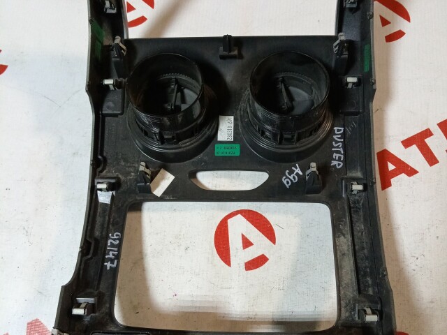 Рамка магнитолы RENAULT Duster 