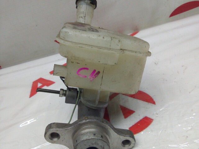 Главный тормозной цилиндр NISSAN Tiida 