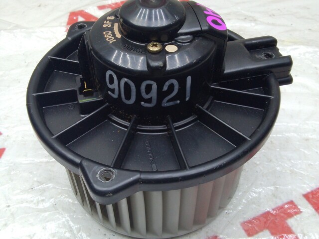 Моторчик печки TOYOTA Platz 