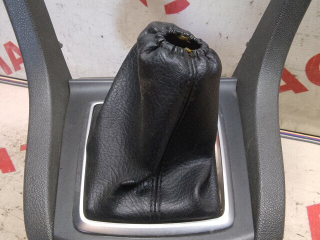 Консоль между сиденьями FORD Focus II 