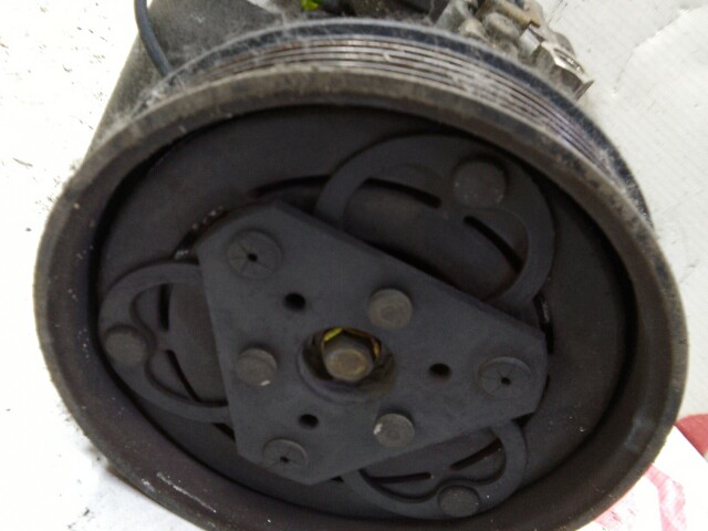 Компрессор кондиционера NISSAN Cube CGA3-DE