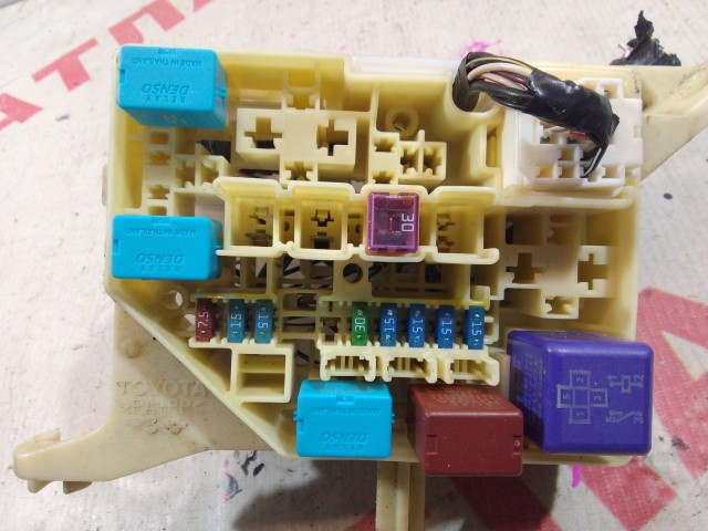 Блок предохранителей TOYOTA Ist 1NZ-FE