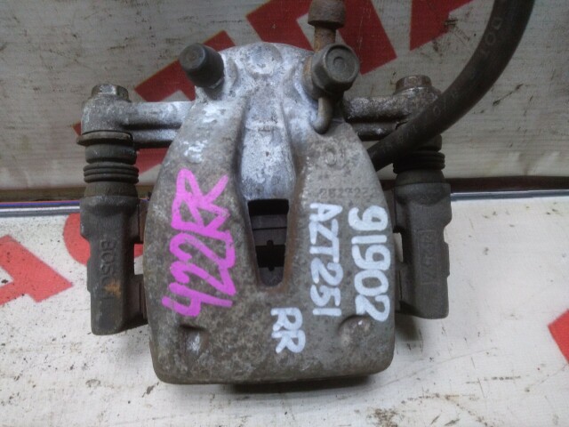 Суппорт TOYOTA Avensis 