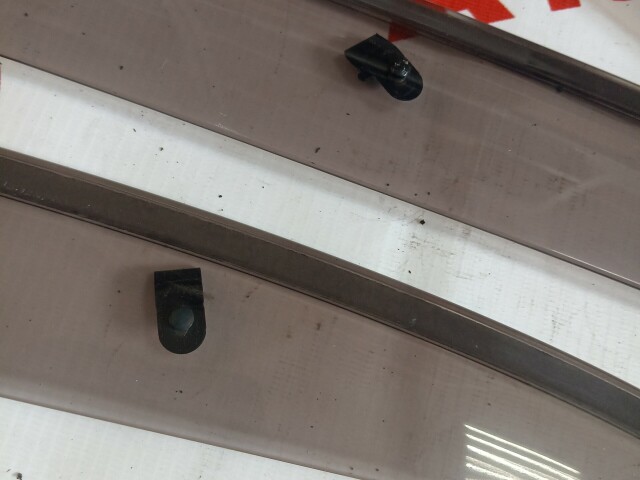 Ветровик TOYOTA Platz 