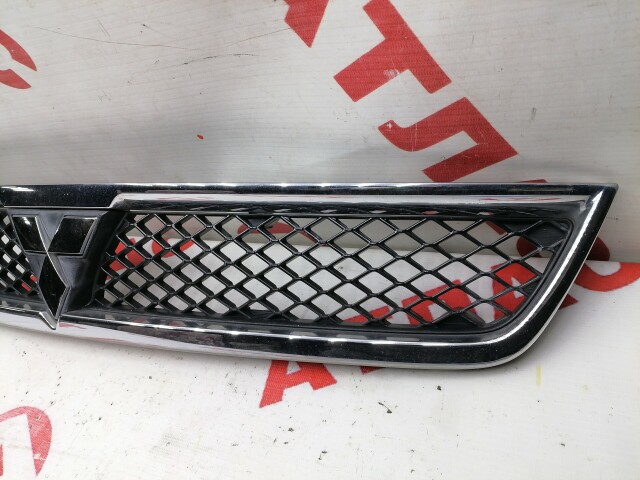 Решетка радиатора MITSUBISHI Galant Fortis 