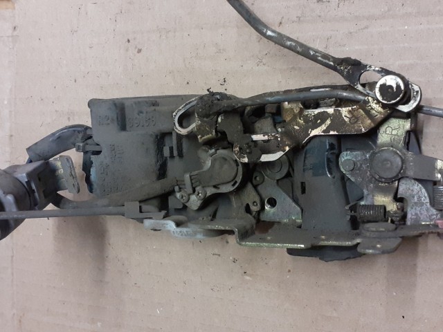 Замок двери TOYOTA Sprinter Marino 