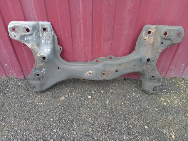 Балка поперечная TOYOTA Sprinter 