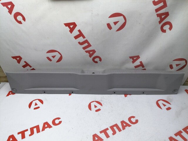 Накладка замка багажника TOYOTA Estima 