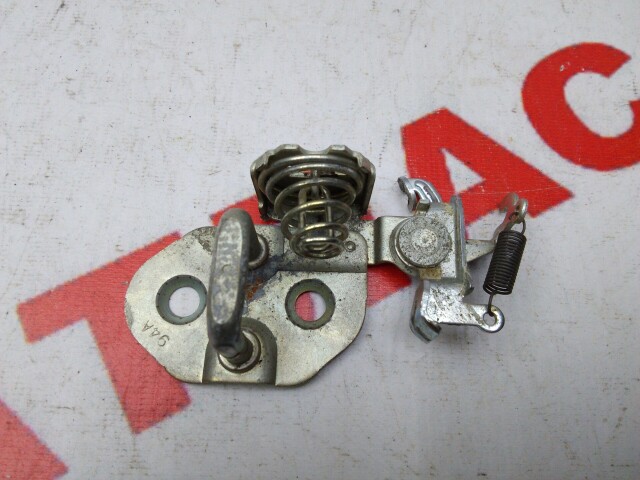 Замок багажника TOYOTA Vitz 