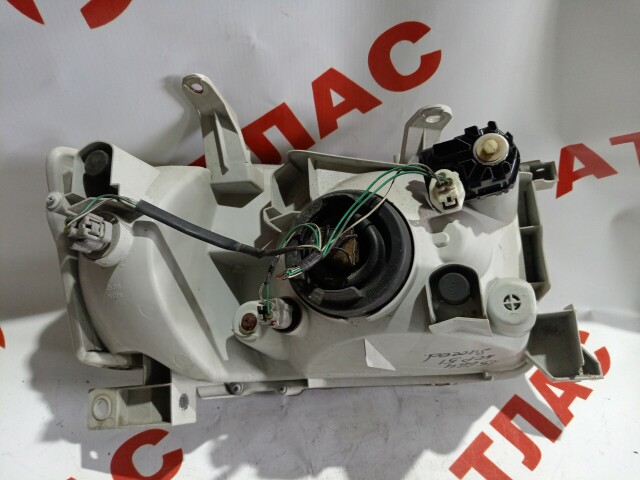 Фара TOYOTA Succeed 