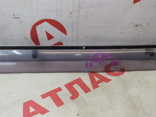 Ветровик NISSAN Primera 