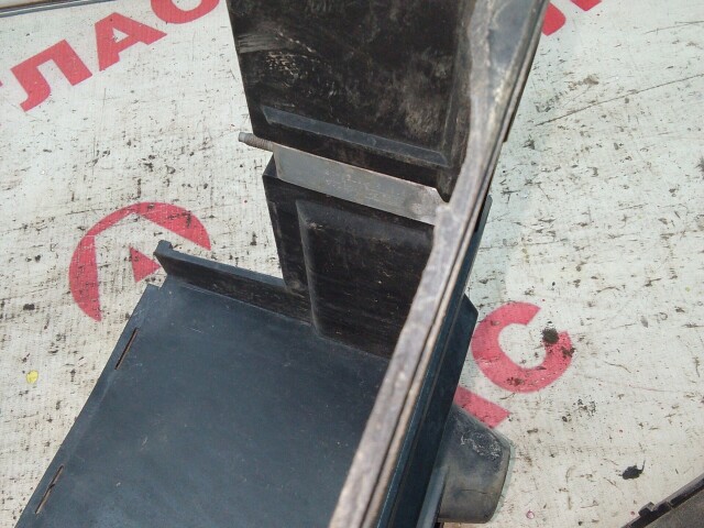 Крепление аккумулятора FORD Focus II 