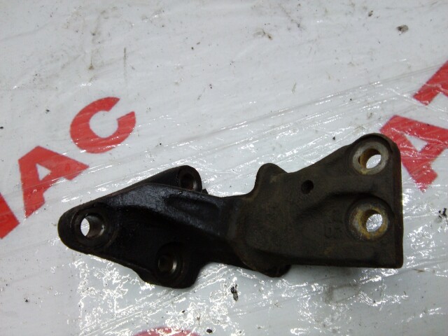 Кронштейн подушки ДВС TOYOTA Sprinter 5A-FE