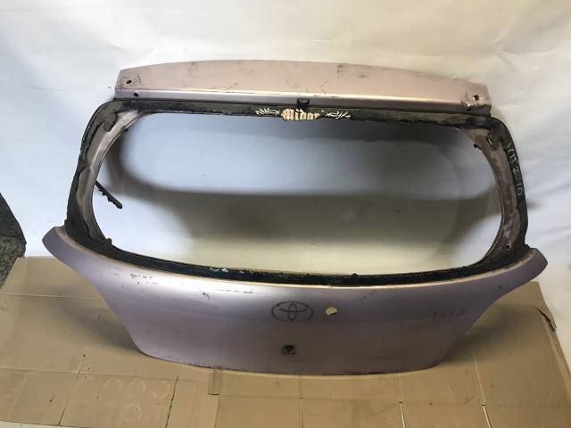 Дверь багажника TOYOTA Vitz 
