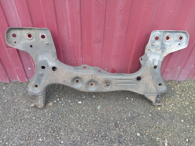 Балка поперечная TOYOTA Sprinter 