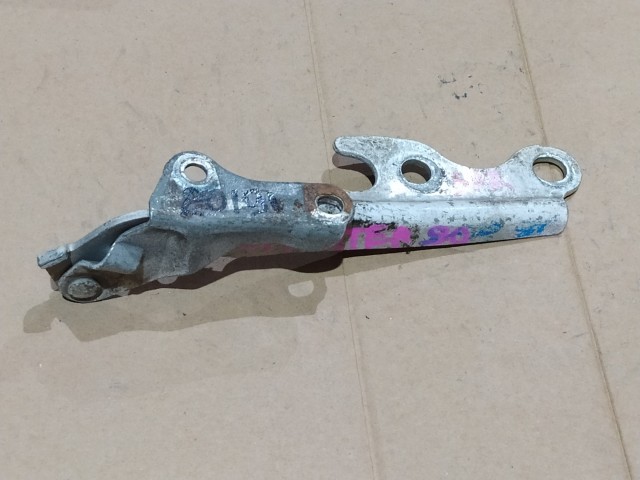 Кронштейны капота TOYOTA Sprinter 