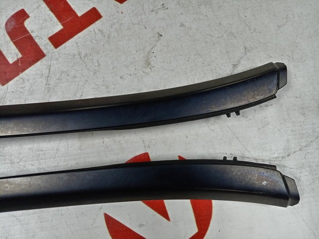 Молдинг лобового стекла HONDA Stream 