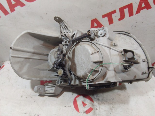Фара TOYOTA Porte 