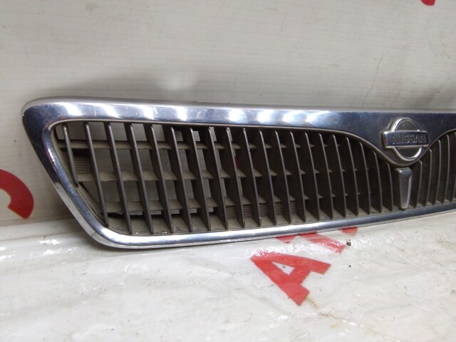Решетка радиатора NISSAN Primera 