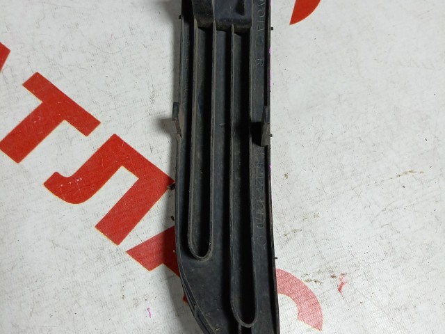 Заглушка в бампер TOYOTA Corolla 