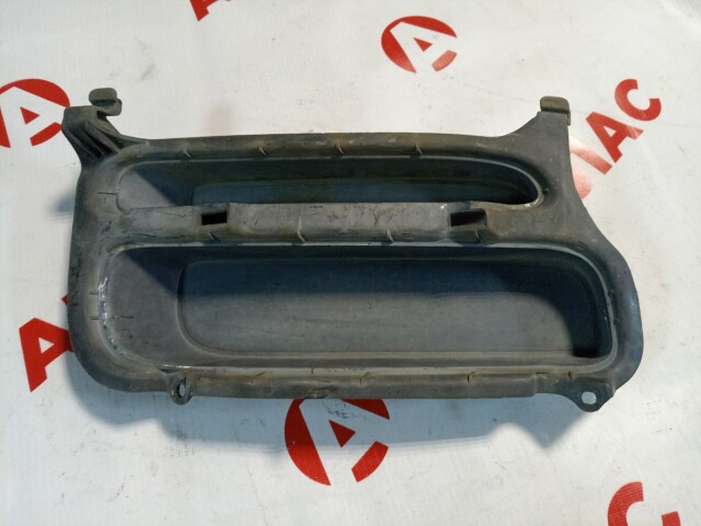 Заглушка в бампер TOYOTA Avensis 