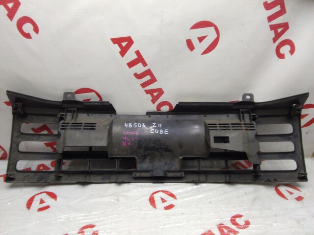 Решетка радиатора NISSAN Cube 