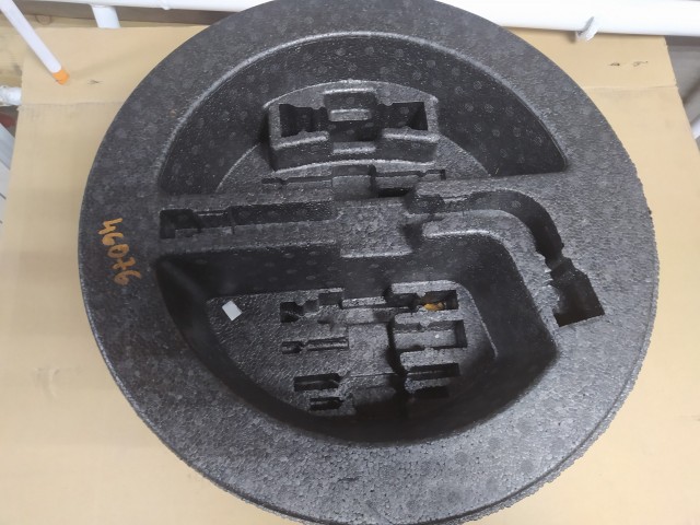 Вставка запасного колеса TOYOTA Avensis 