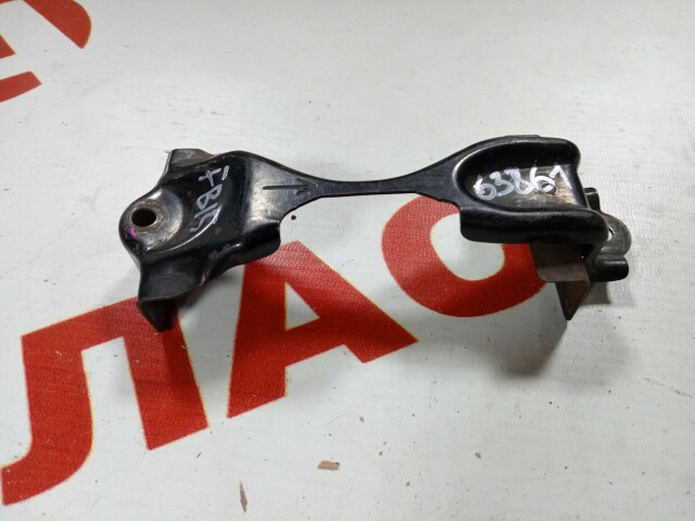 Крепление аккумулятора NISSAN Sunny 