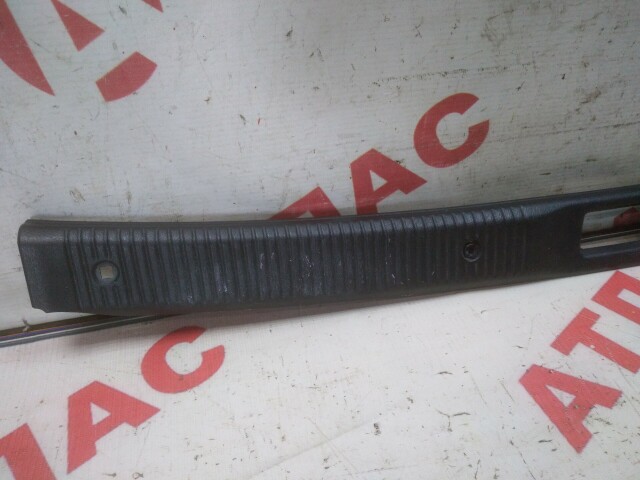 Накладка замка багажника NISSAN Bluebird Sylphy 