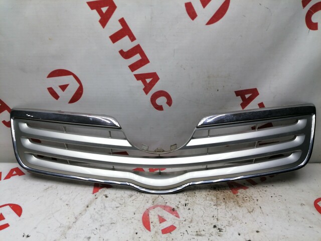 Решетка радиатора TOYOTA Avensis 