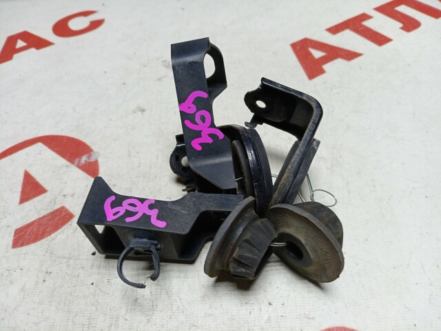 Крепление радиатора NISSAN X-Trail 