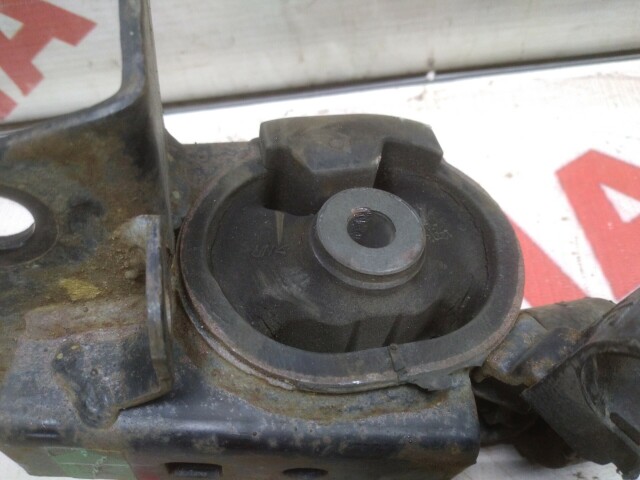 Подушка ДВС TOYOTA Corolla Fielder 1NZ-FE