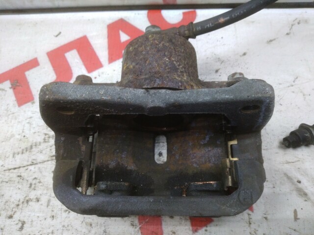 Суппорт TOYOTA Ist 