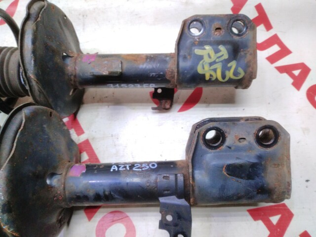 Стойка TOYOTA Avensis 