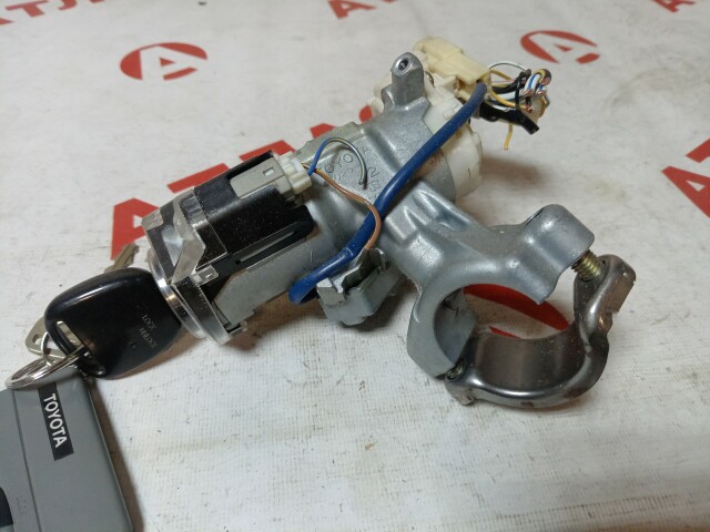 Замок зажигания TOYOTA Ist 