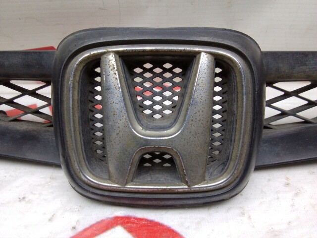 Решетка радиатора HONDA Fit 