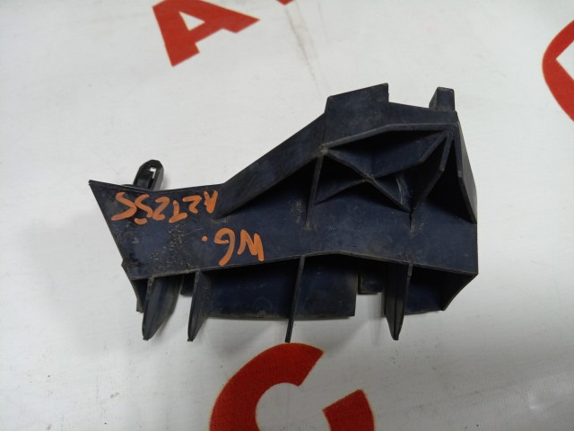 Крепление бампера TOYOTA Avensis 