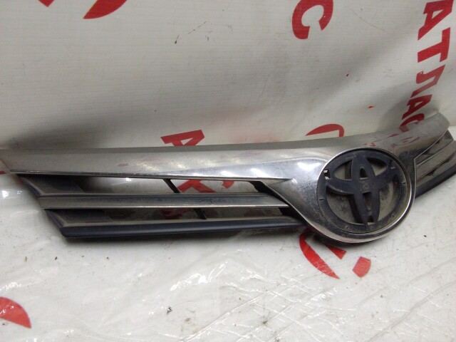 Решетка радиатора TOYOTA Corolla 