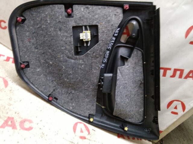 Обшивка двери TOYOTA Vitz 