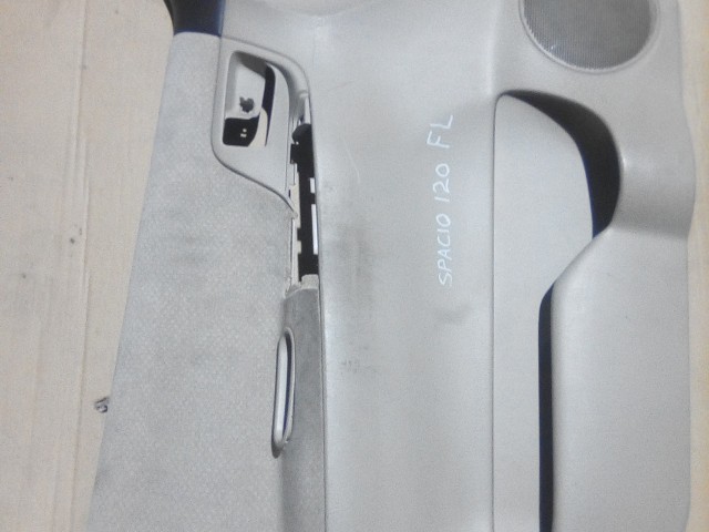 Обшивка двери TOYOTA Corolla Spacio 