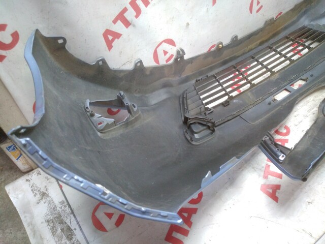 Бампер передний TOYOTA Vitz 