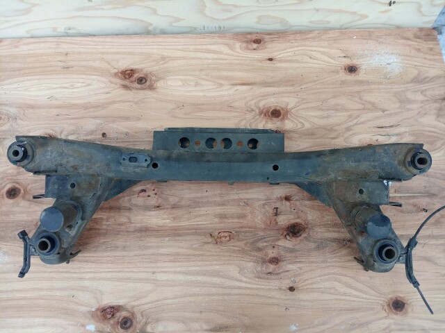 Балка задняя TOYOTA Avensis 