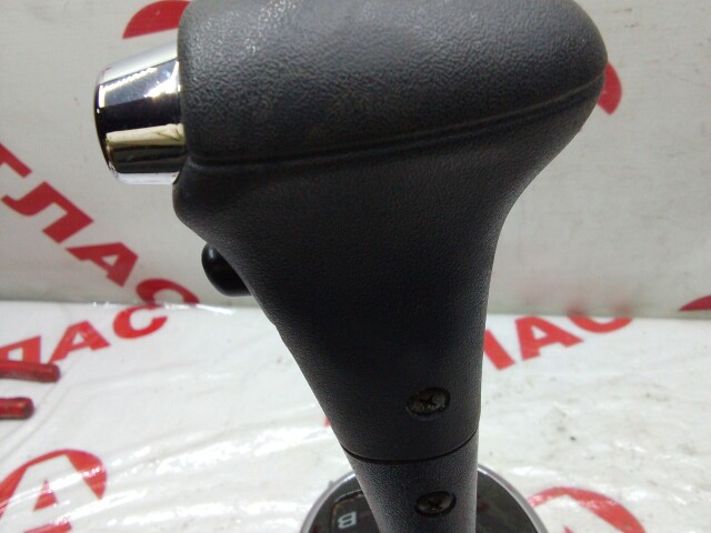 Рычаг КПП TOYOTA Vitz 