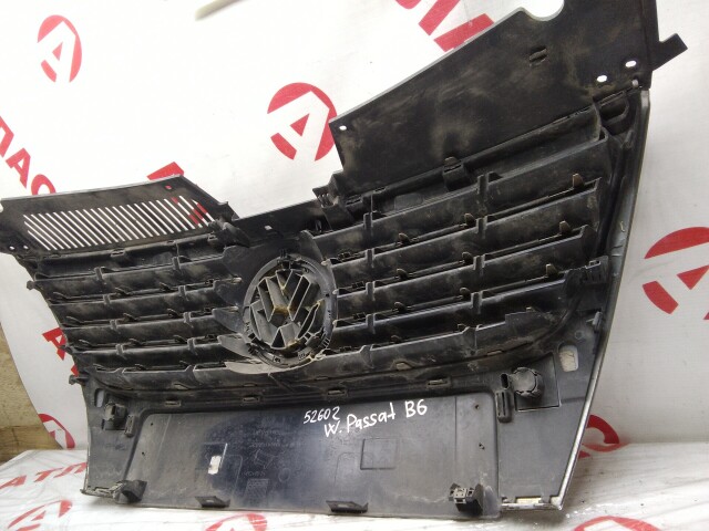 Решетка радиатора VOLKSWAGEN Passat 