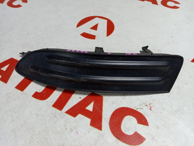 Заглушка в бампер TOYOTA Corolla 