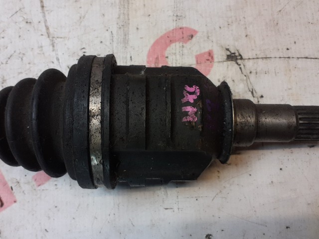 Привод короткий TOYOTA Ipsum 