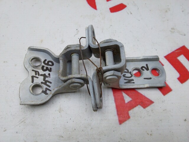 Кронштейны двери TOYOTA Platz 