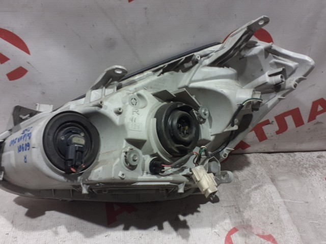 Фара TOYOTA Caldina 