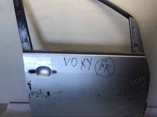 Дверь TOYOTA Voxy 