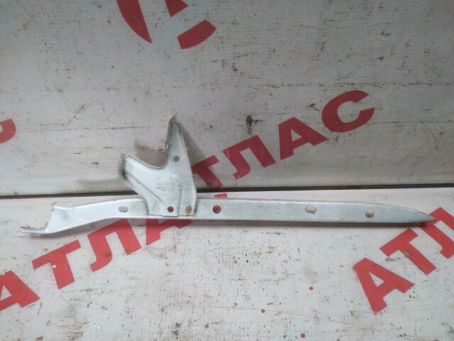 Кронштейн замка капота TOYOTA Ist 